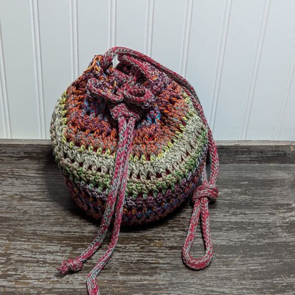 Mudd Women's Woven Multicolor Crossbody Small Drawstring Bag - Picture 1 of 6